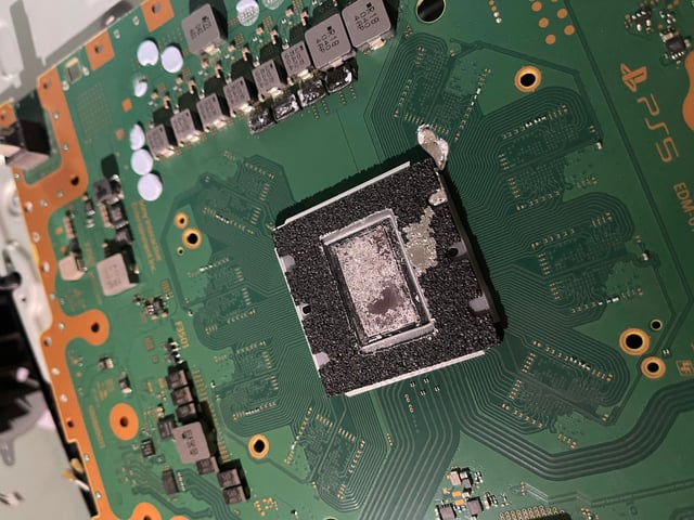 O Perigo do Superaquecimento no PS5: O que é o Metal Líquido e Quando Trocar?