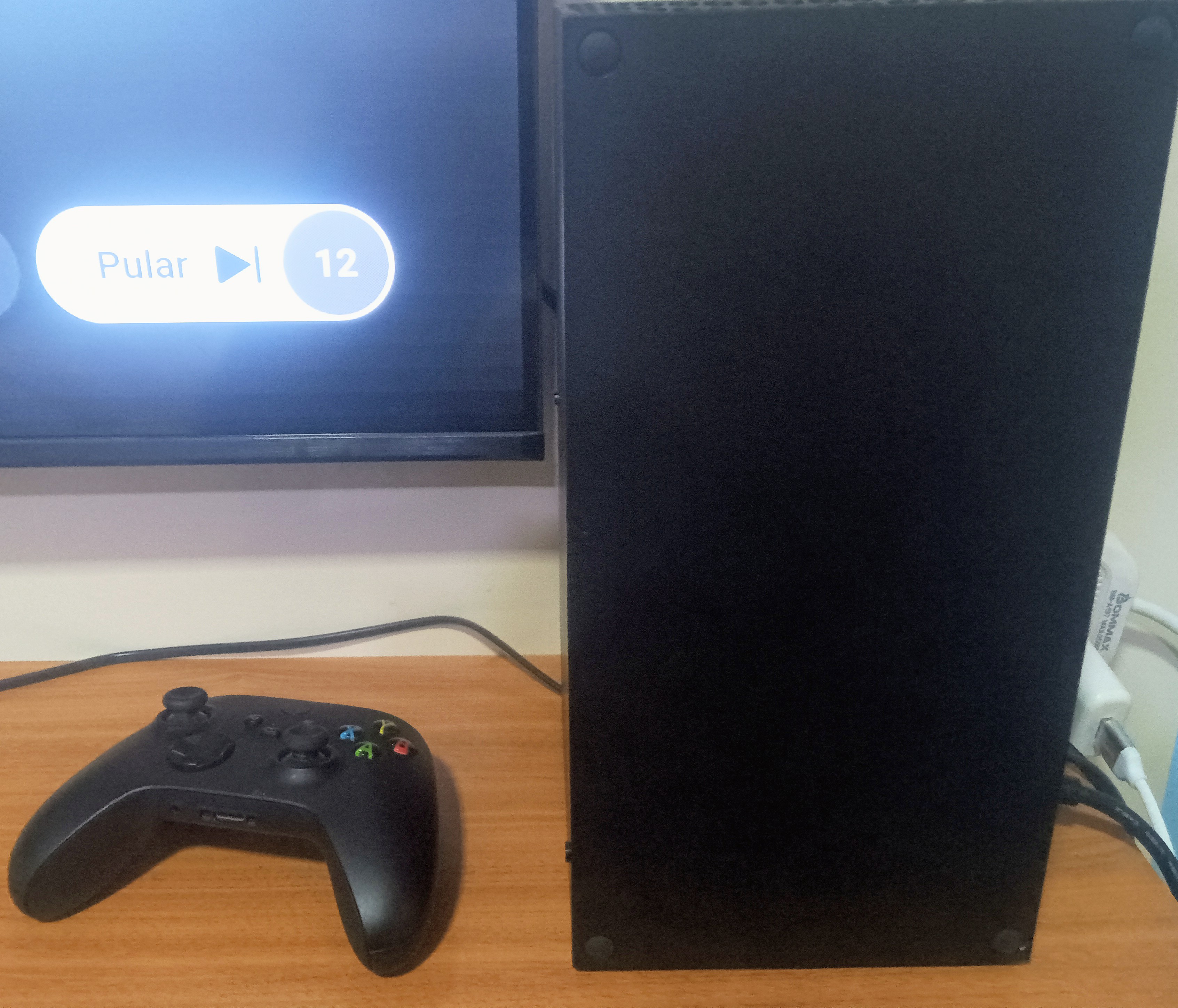Xbox Series X - Completo, manuais, caixa, berço. Vai com GTA trilogy.
